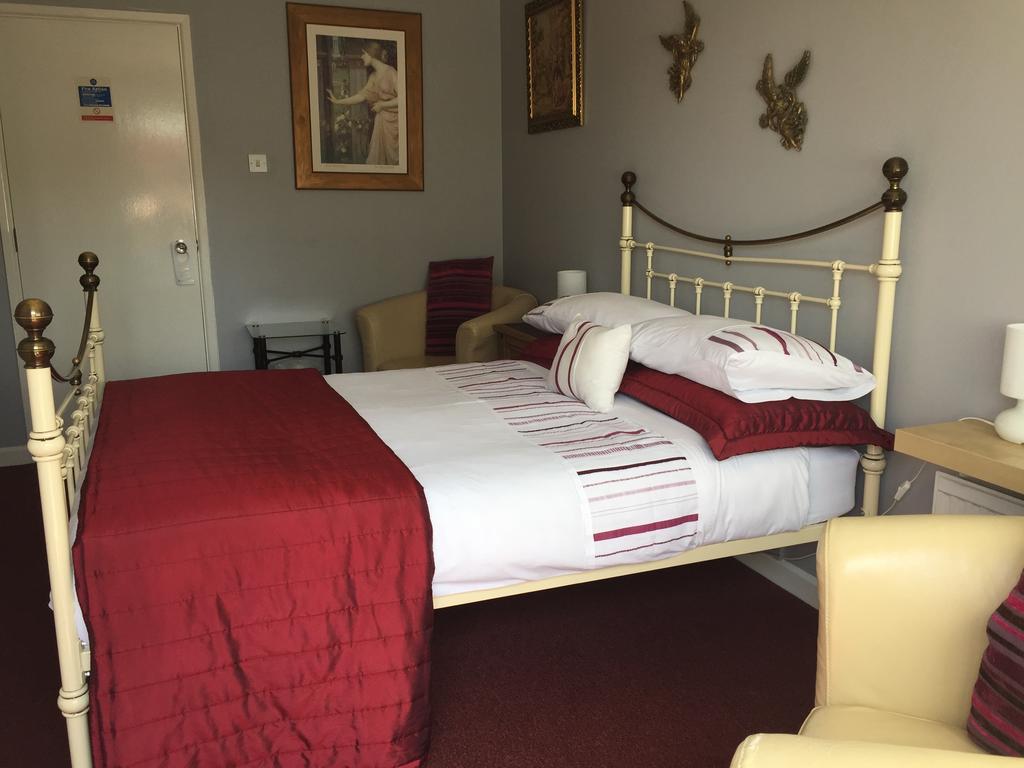 Castle Lodge Guest House Newport  Dış mekan fotoğraf