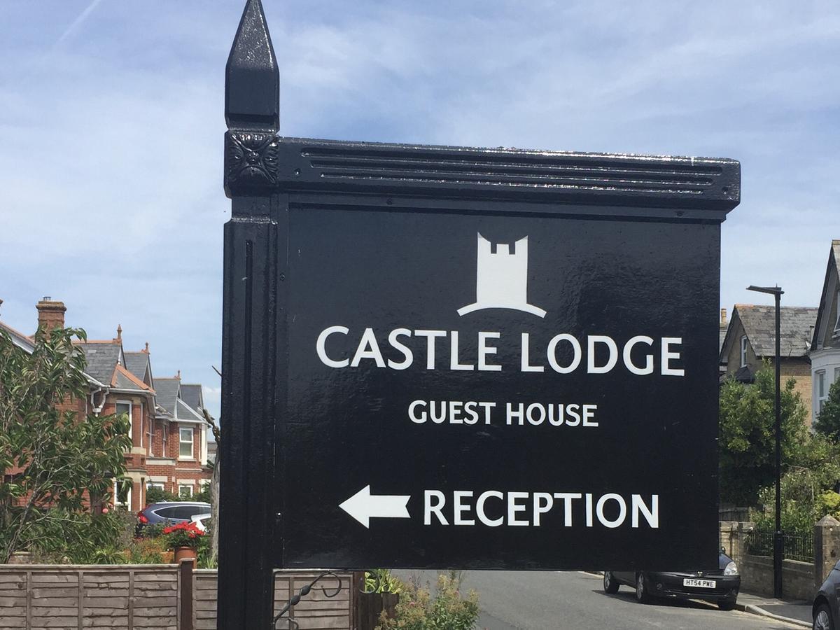 Castle Lodge Guest House Newport  Dış mekan fotoğraf